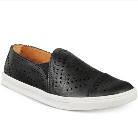 American Rag Shannen Slip On Sneaker Black and White - Picture 1 of 16